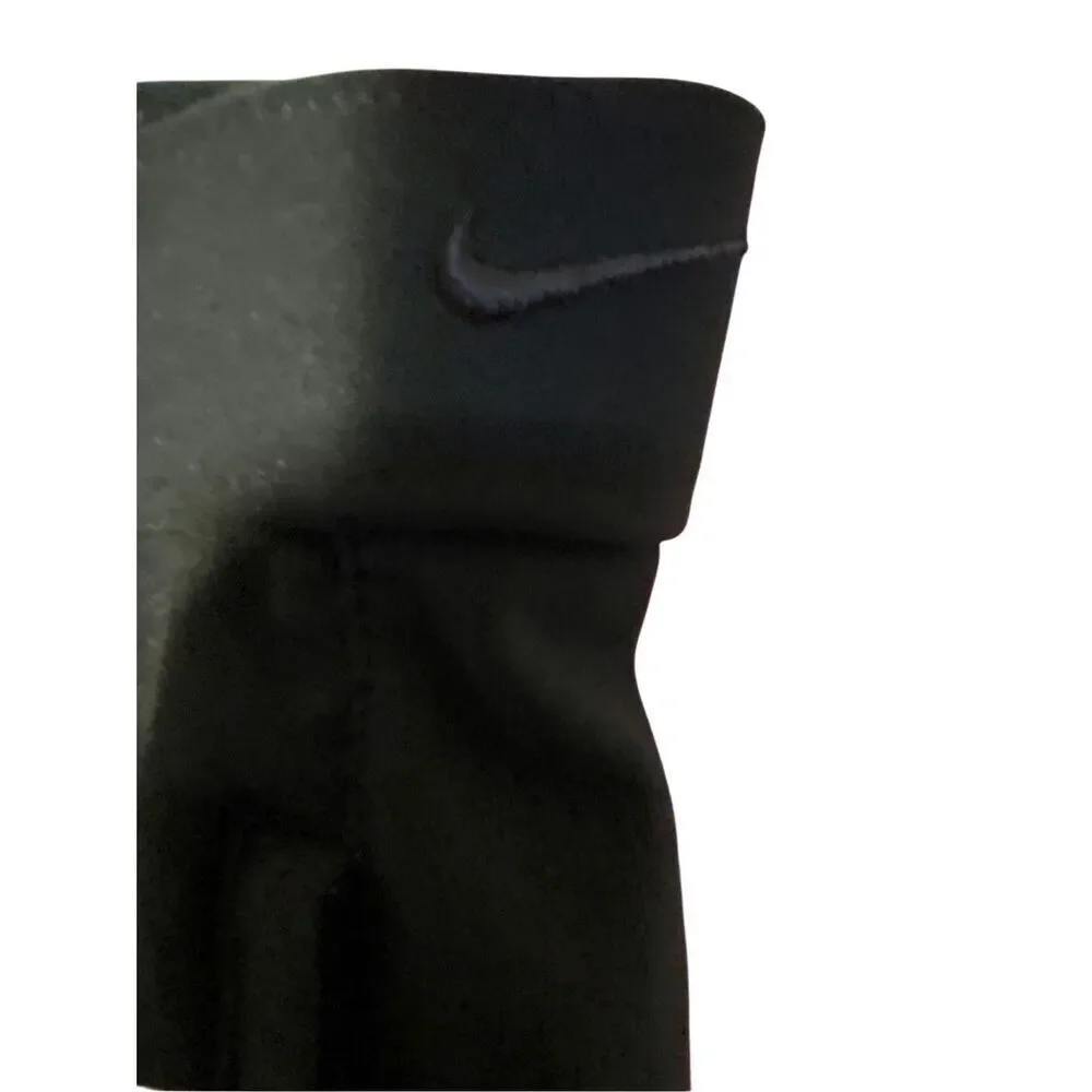 Nike woman’s Black dry, fit training, pants, golf double snap closure size mediu